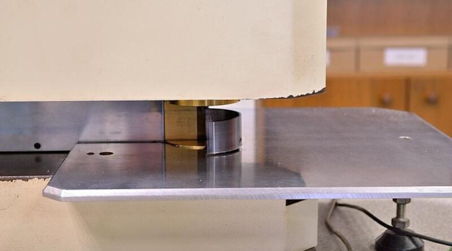 Corte e Dobra Automática de Lâminas para Corte e Vinco