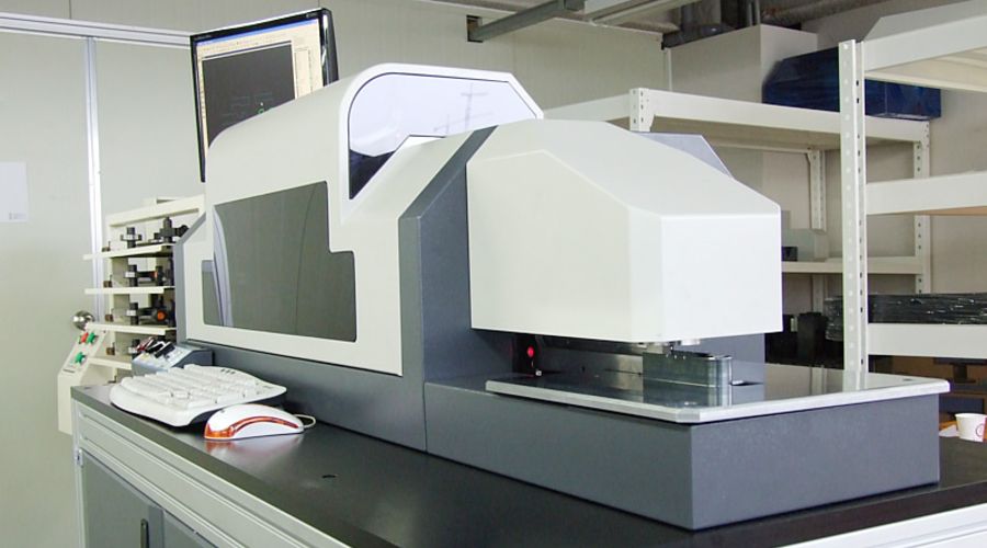 Corte e Dobra Automática de Lâminas para Corte e Vinco