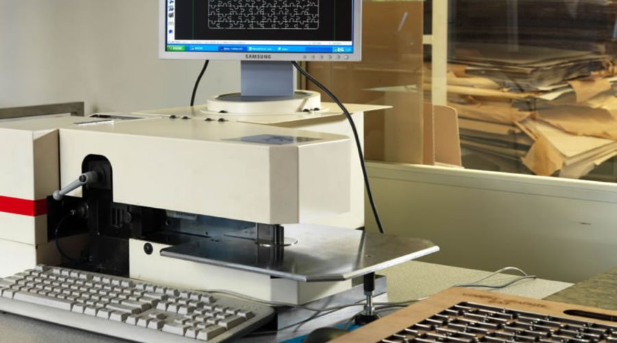 Corte e Dobra Automática de Lâminas para Corte e Vinco