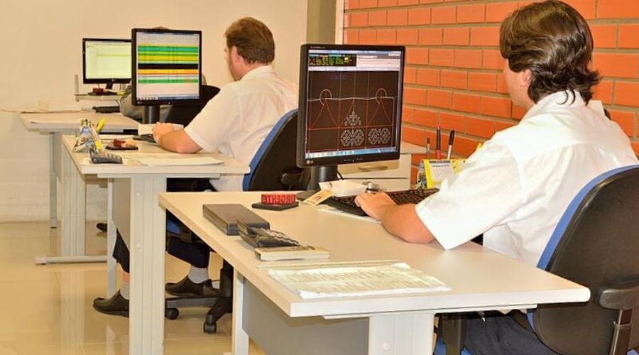 Desenvolvimento de Facas de Corte e Vinco e Embalagens