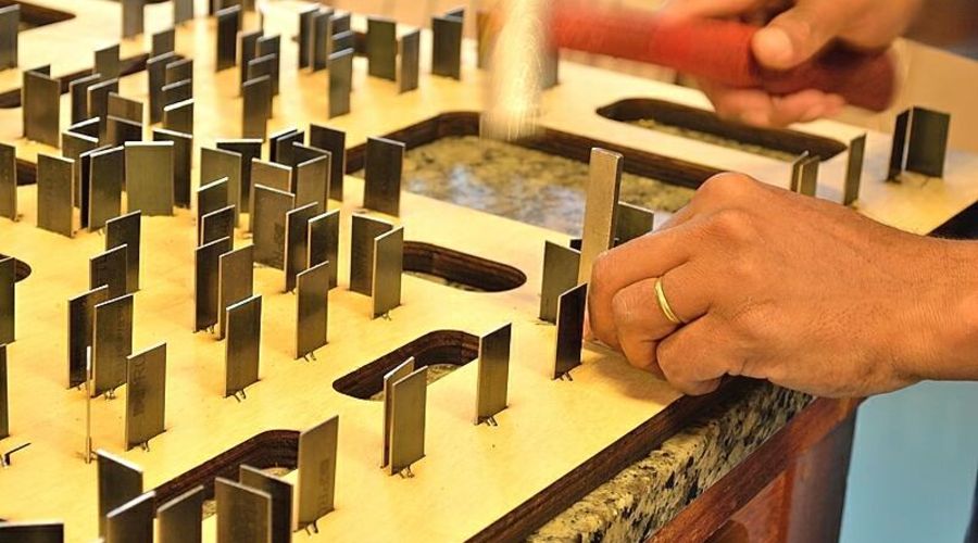 Montagem de Facas de Corte e Vinco